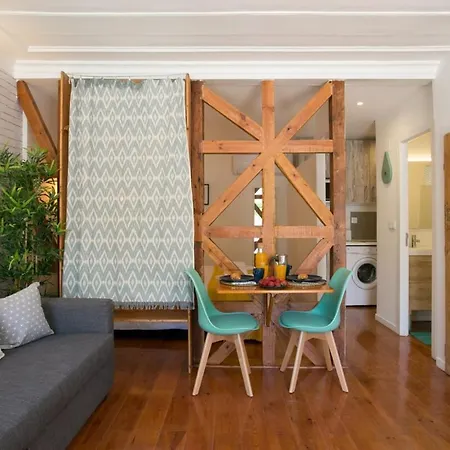 Sunny Photographers Studio With Balcony In Alcantara Apartment Lisbon